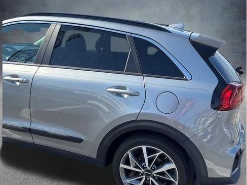 Used 2022 Kia Niro Touring Special Edition FWD image 7