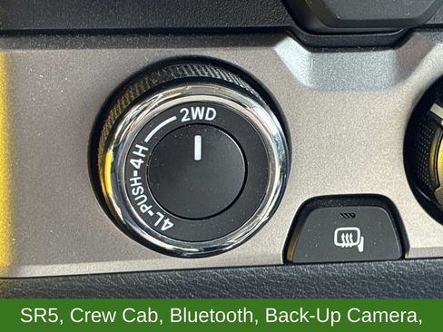 Used 2020 Toyota Tacoma SR5 AWD/4WD image 25
