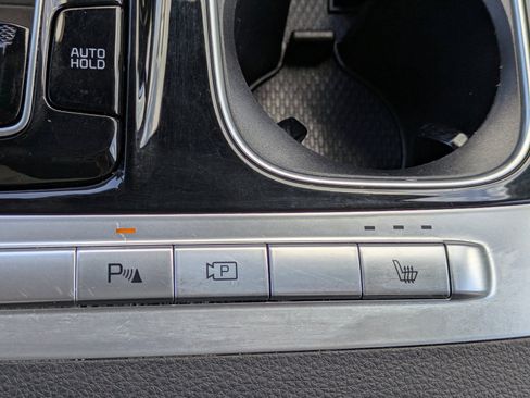 Certified 2023 Kia Carnival EX FWD image 28