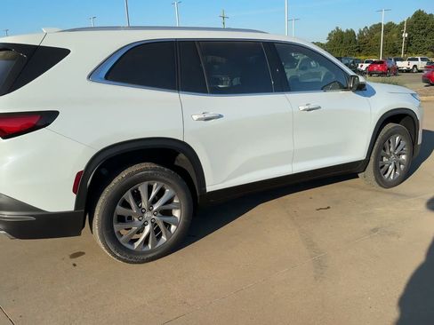 New 2026 Buick Enclave Preferred w/ Power Package image 9