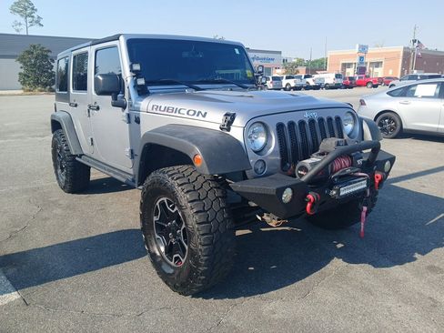 Used 2015 Jeep Wrangler Unlimited Rubicon image 3