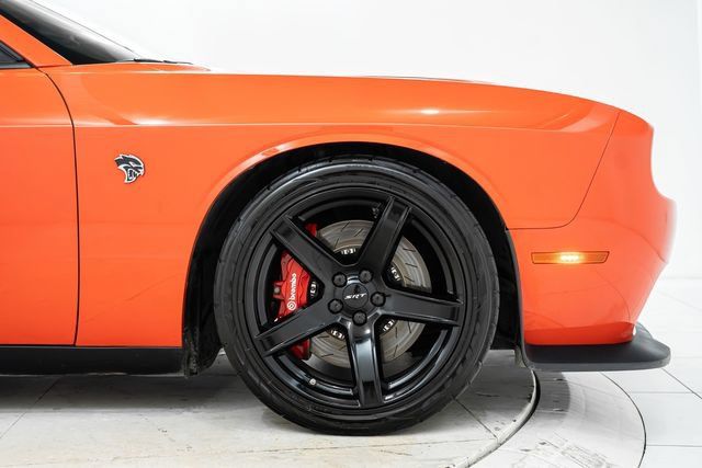 Used 2017 Dodge Challenger SRT Hellcat RWD image 15