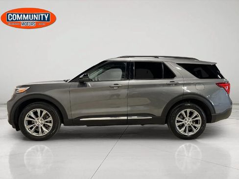 Used 2023 Ford Explorer XLT w/ Equipment Group 202A AWD/4WD image 3