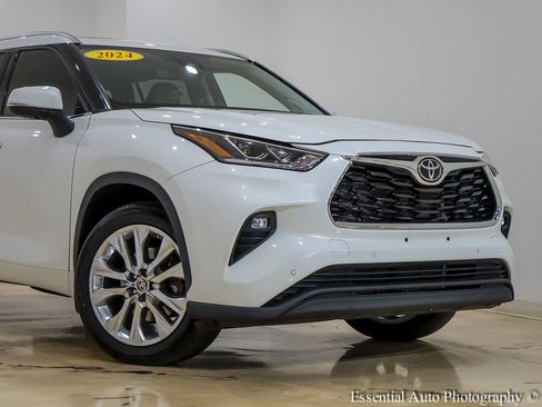 Used 2024 Toyota Highlander Limited AWD/4WD image 2