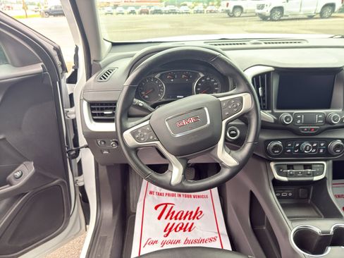 Used 2024 GMC Terrain SLT AWD/4WD image 11