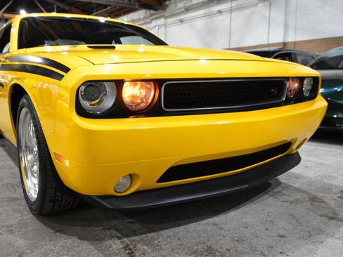 Used 2012 Dodge Challenger R/T image 3