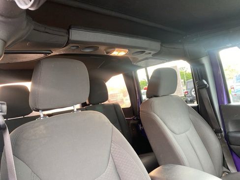 Used 2018 Jeep Wrangler Unlimited Sport S AWD/4WD image 24
