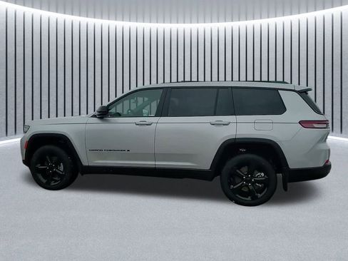 New 2025 Jeep Grand Cherokee L Altitude image 14
