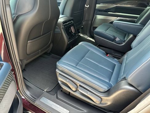 Used 2025 Cadillac Escalade IQ Luxury 2 w/ LPO, Premium Carpet Package AWD/4WD image 39