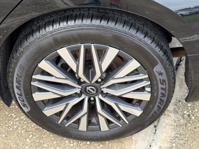 Used 2025 Nissan Altima 2.5 SV FWD image 16