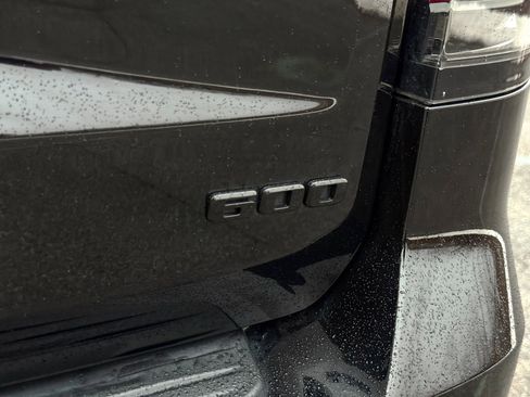 Used 2021 Cadillac Escalade Sport Platinum w/ LPO, ONYX Package image 12