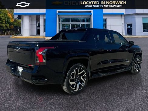 Certified 2025 Chevrolet Silverado EV RST AWD/4WD image 5