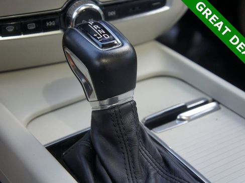 Used 2020 Volvo S60 T6 Momentum image 22