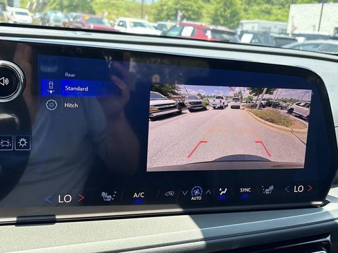New 2025 Chevrolet Traverse LT FWD image 16