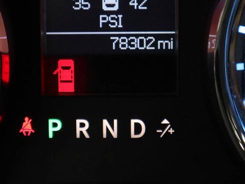 Used 2011 Chrysler 300 Limited w/ Luxury Group image 24