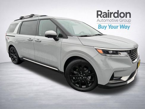 Used 2023 Kia Carnival SX image 1