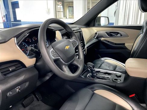 Used 2022 Chevrolet Traverse LS AWD/4WD image 8