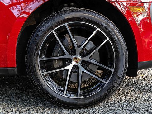 Used 2022 Porsche Macan image 28