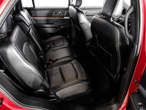 Used 2019 Ford Explorer Limited w/ Class III Trailer Tow Package image 36