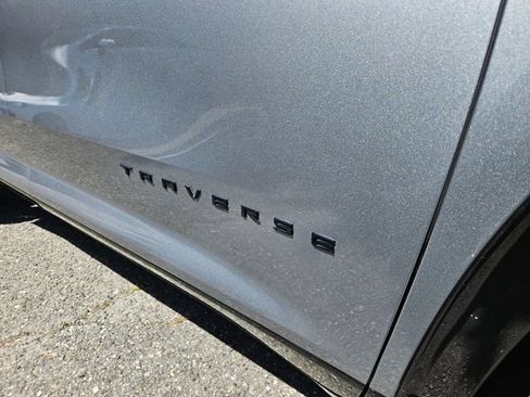Used 2024 Chevrolet Traverse RS w/ LPO, Floor Liner Package AWD/4WD image 12