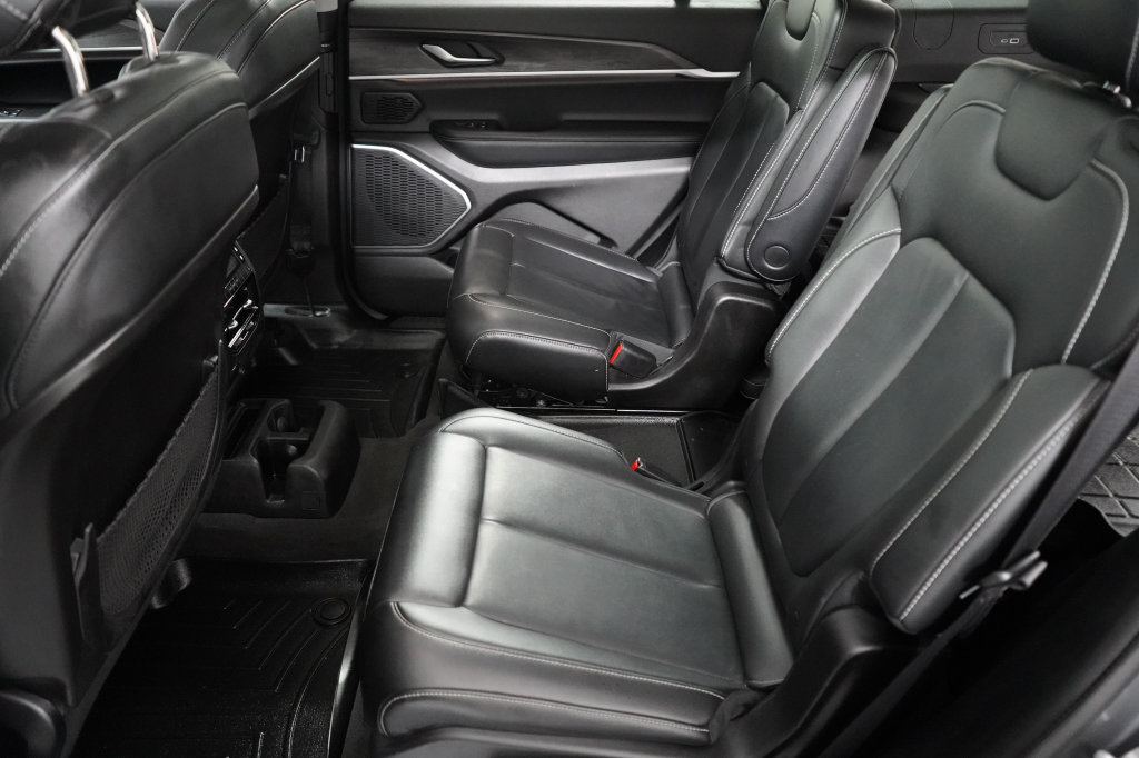 Used 2021 Jeep Grand Cherokee L Limited AWD/4WD image 19