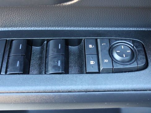 Used 2025 Toyota 4Runner SR5 image 18