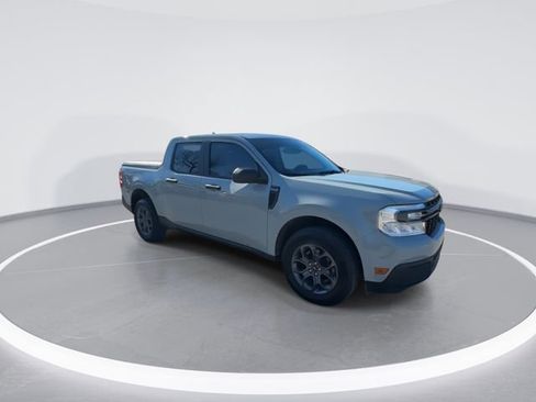 Used 2024 Ford Maverick XLT image 2
