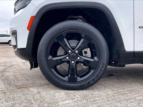 Used 2023 Jeep Grand Cherokee L Laredo AWD/4WD image 34