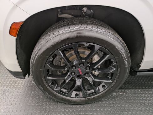 Used 2022 GMC Yukon XL Denali image 7