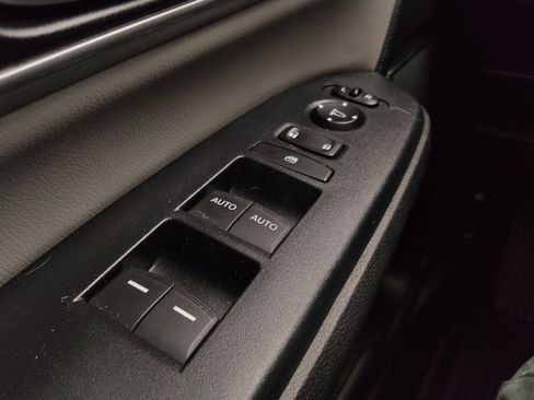 Used 2018 Honda CR-V Touring image 27