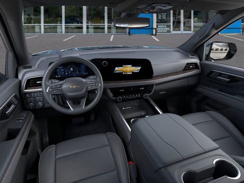 New 2026 Chevrolet Suburban Premier w/ Sun And Tow Package AWD/4WD image 17