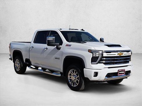 New 2026 Chevrolet Silverado 2500 LT w/ Z71 Chrome Sport Edition AWD/4WD image 7