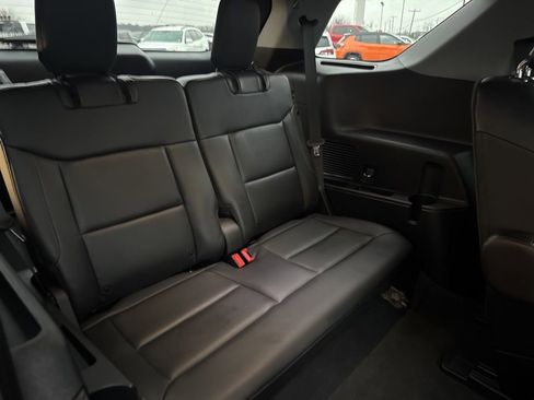 Used 2022 Ford Explorer XLT w/ Equipment Group 202A image 36