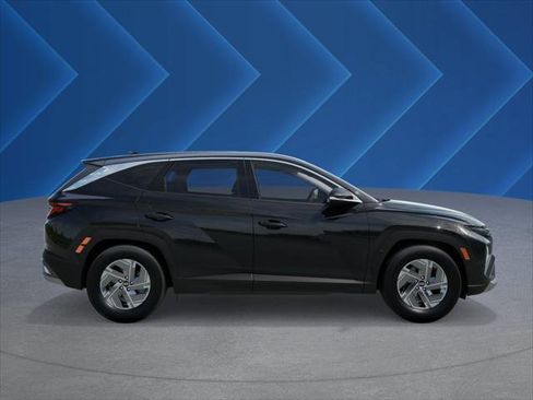 New 2026 Hyundai Tucson Blue SE w/ Tow & Go Package AWD/4WD image 7