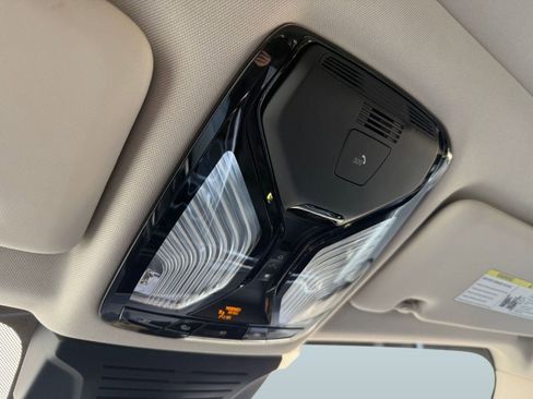 Certified 2024 BMW X7 xDrive40i image 19