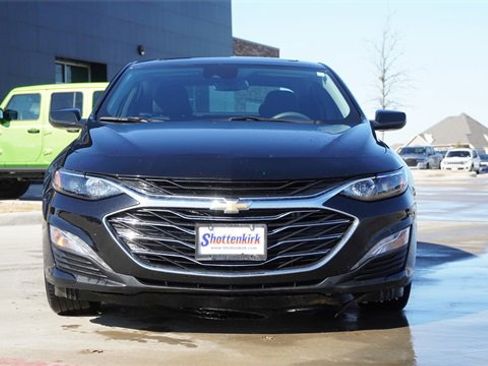 Used 2024 Chevrolet Malibu LT image 2