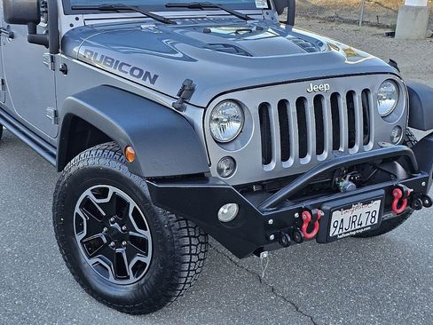 Used 2015 Jeep Wrangler Unlimited Rubicon AWD/4WD image 6