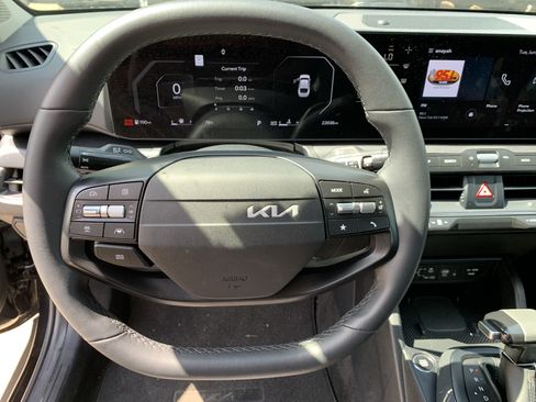 Used 2025 Kia K4 EX FWD image 13