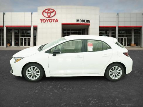 New 2026 Toyota Corolla SE image 3