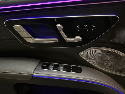 New 2026 Mercedes-Benz EQS 550 4MATIC SUV image 10