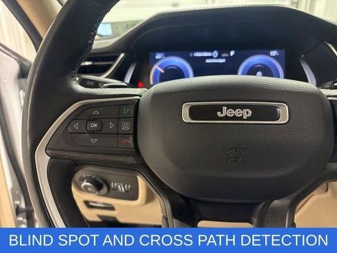 Used 2022 Jeep Grand Cherokee L Limited image 15