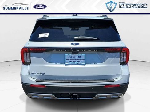 New 2026 Ford Explorer Active RWD image 5