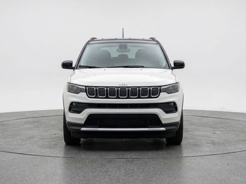 Used 2025 Jeep Compass Limited image 2