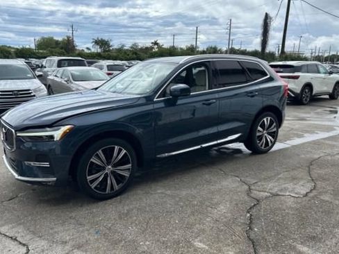 Used 2023 Volvo XC60 B5 Plus w/ Climate Package image 3