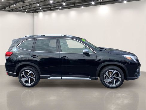 Used 2023 Subaru Forester Touring AWD/4WD image 8