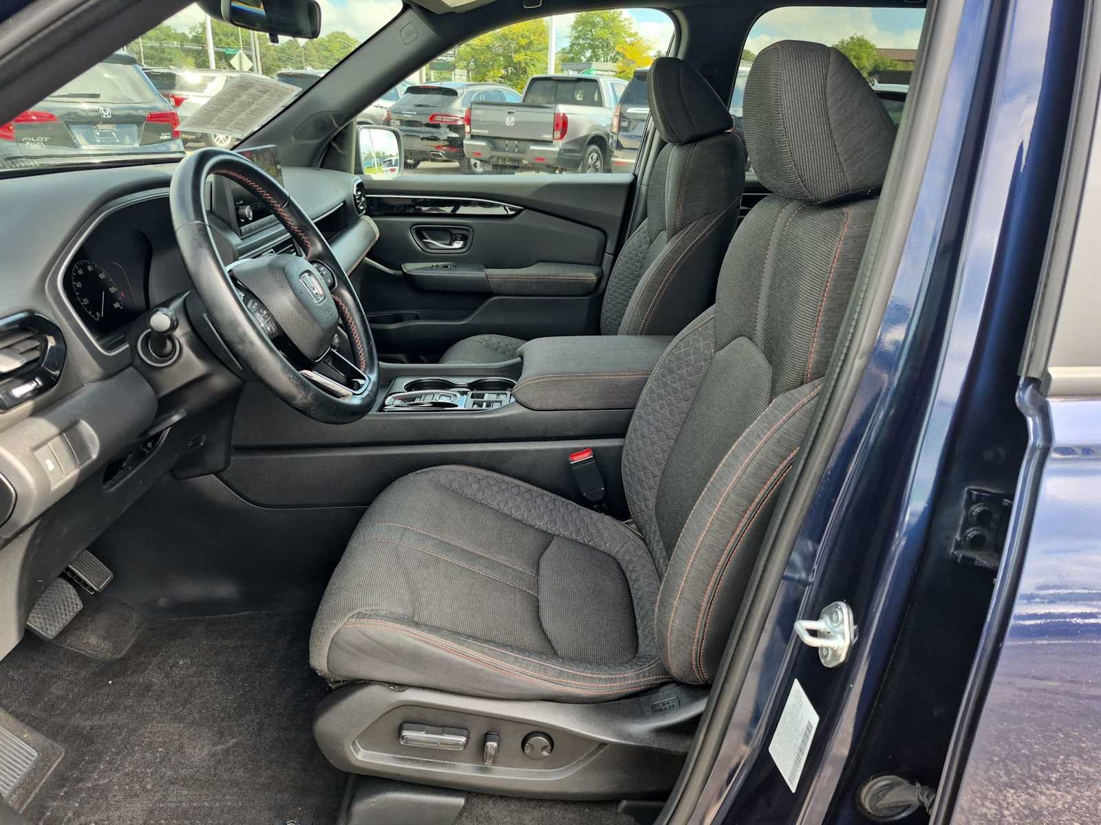 Certified 2024 Honda Pilot Sport image 14