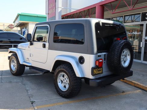 Used 2005 Jeep Wrangler Unlimited AWD/4WD image 15