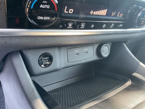 Used 2025 Nissan Rogue SV AWD/4WD image 23