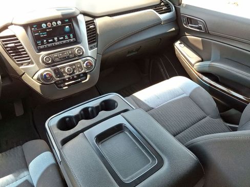 Used 2020 Chevrolet Suburban LS AWD/4WD image 12