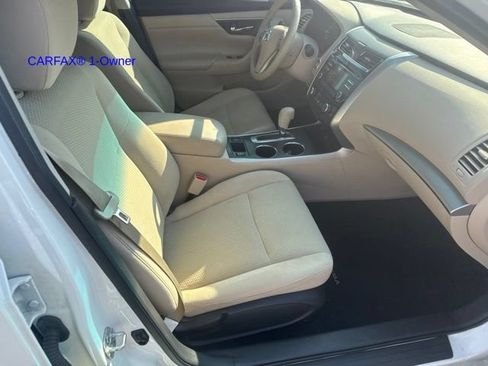 Used 2015 Nissan Altima 2.5 SV w/ Convenience Package FWD image 3